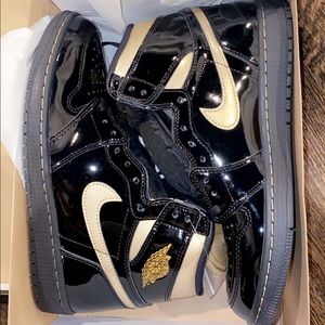 Jordan 1 Retro High Black Metallic Gold